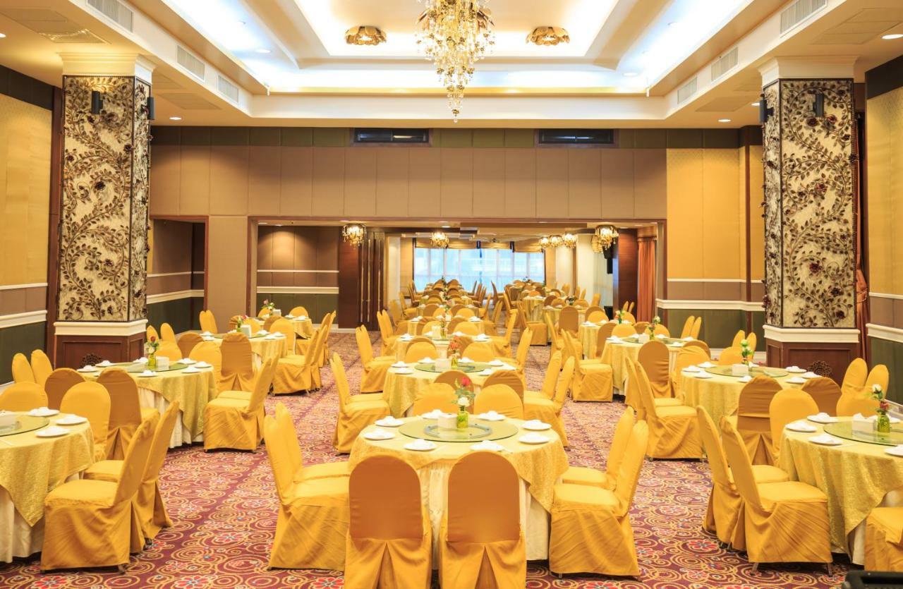 Kwan Ruen Park Hotel Nakhon Ratchasima Exterior photo