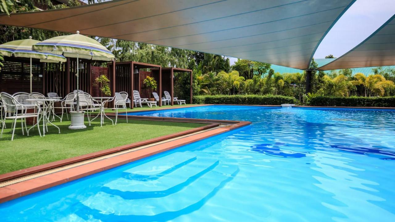 Kwan Ruen Park Hotel Nakhon Ratchasima Exterior photo